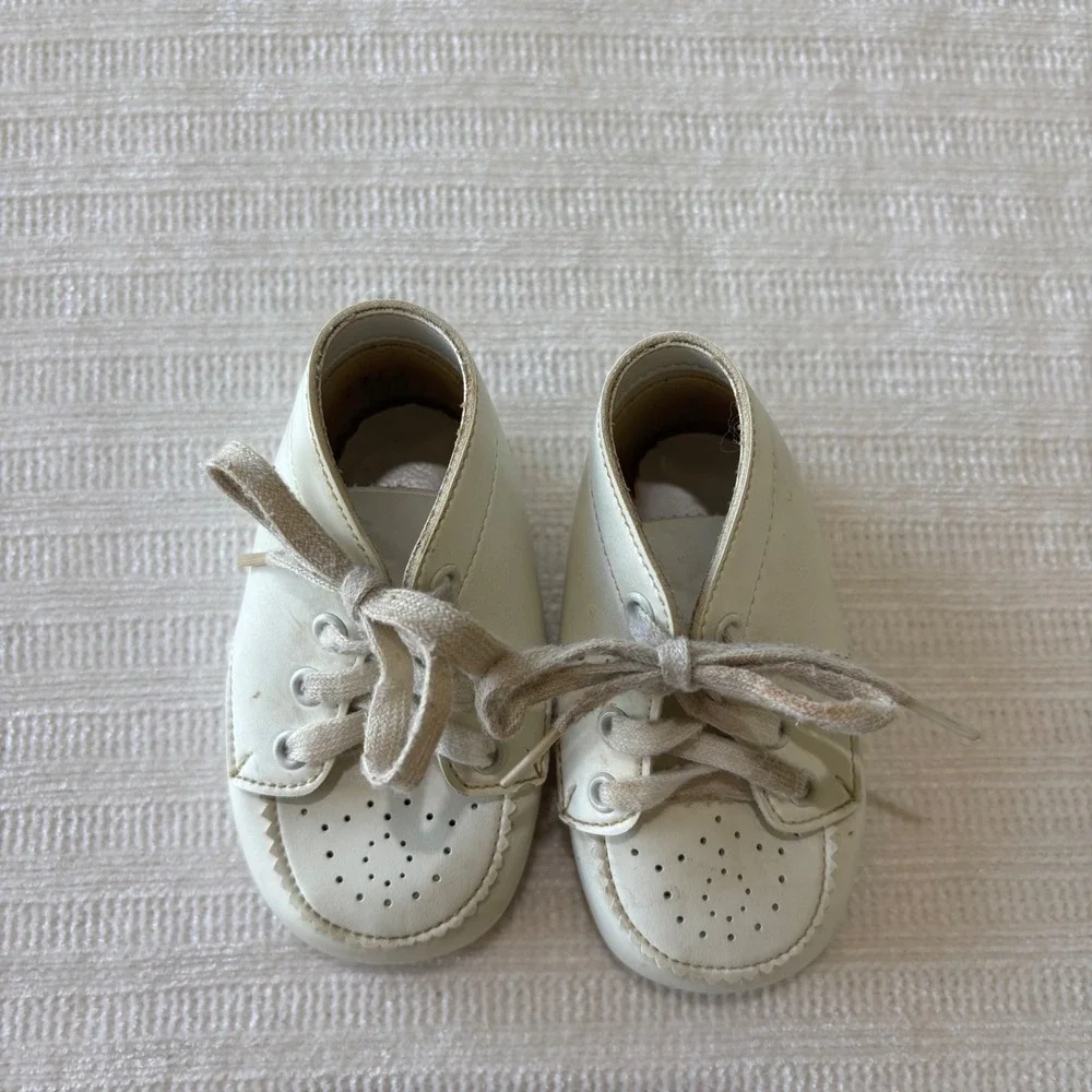 Vintage White Leather Baby Walking Shoes High Top Perforated Lace Up Soft Sole
